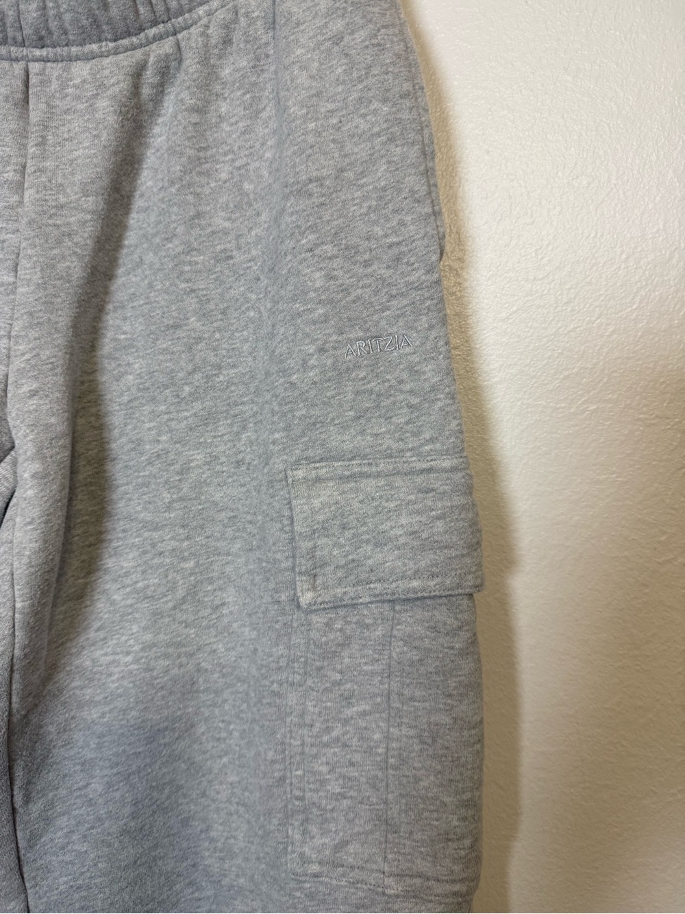 Aritzia Cozy Sweatfleece Mega Cargo™ Sweatpant - Picture 3 of 7